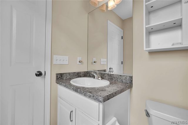 43 Caldwell Drive, West Seneca, NY 14224