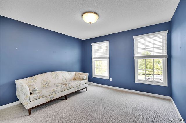 43 Caldwell Drive, West Seneca, NY 14224