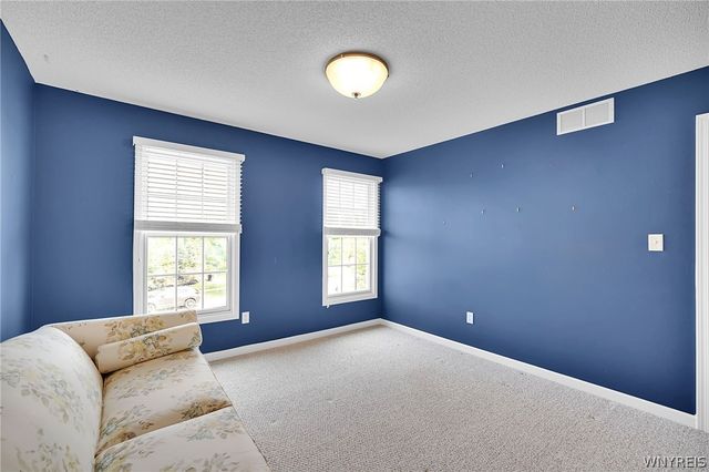 43 Caldwell Drive, West Seneca, NY 14224