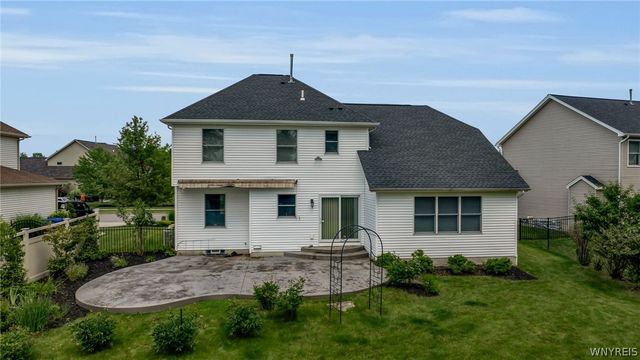 43 Caldwell Drive, West Seneca, NY 14224
