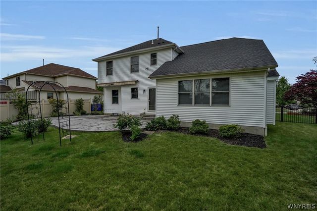 43 Caldwell Drive, West Seneca, NY 14224