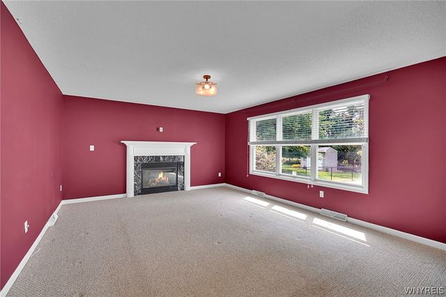 43 Caldwell Drive, West Seneca, NY 14224