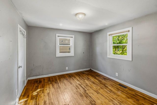2 Kitty Lane, Taylors, SC 29687