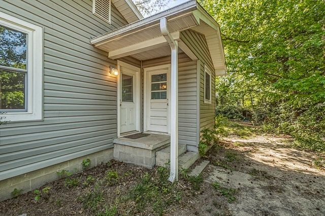 2 Kitty Lane, Taylors, SC 29687