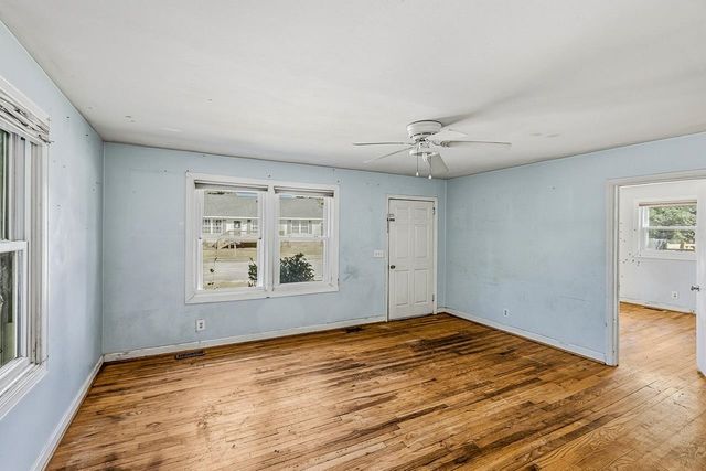 2 Kitty Lane, Taylors, SC 29687