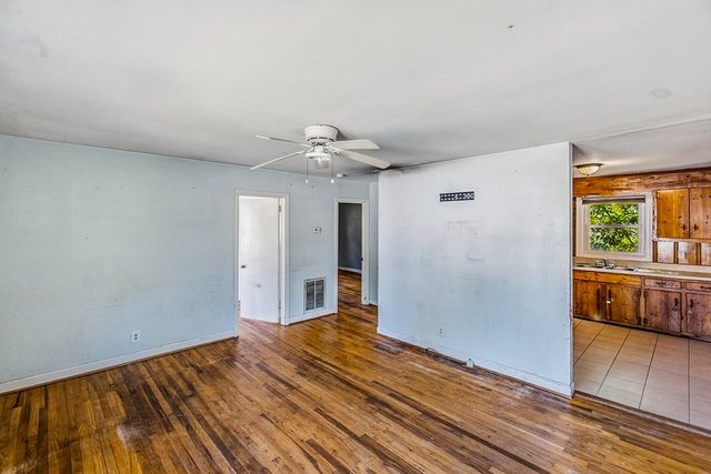 2 Kitty Lane, Taylors, SC 29687