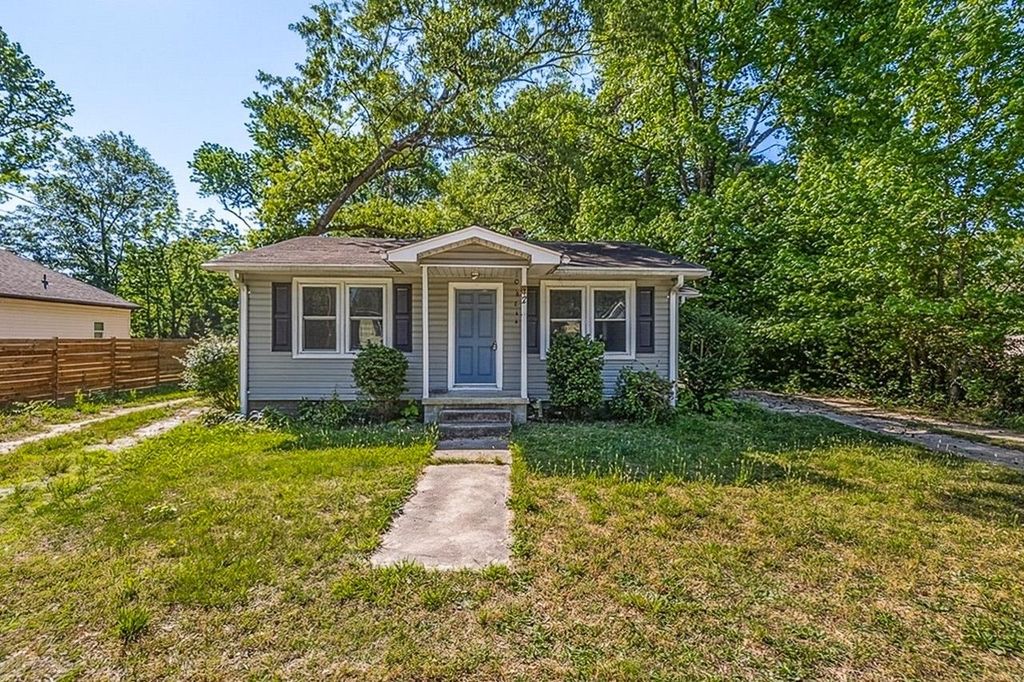 2 Kitty Lane, Taylors, SC 29687