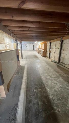 1071 E 16th St, Hialeah, FL 33010
