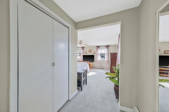 23 Foxboro Avenue, Farmingville, NY 11738