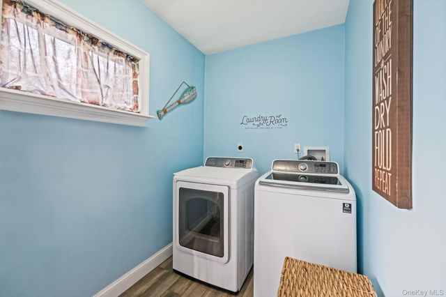 23 Foxboro Avenue, Farmingville, NY 11738