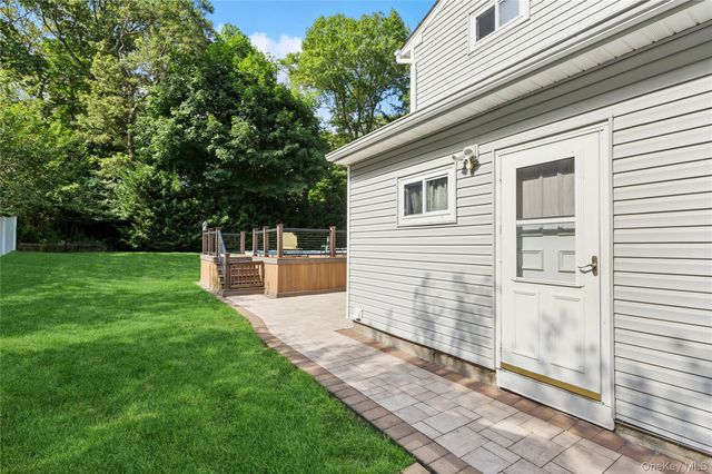 23 Foxboro Avenue, Farmingville, NY 11738