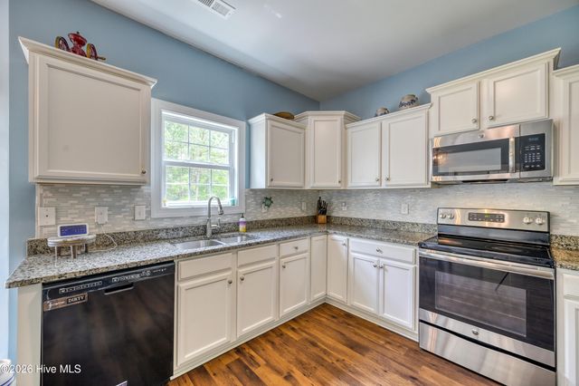 40 Thatcher Drive, Rocky Point, NC 28457