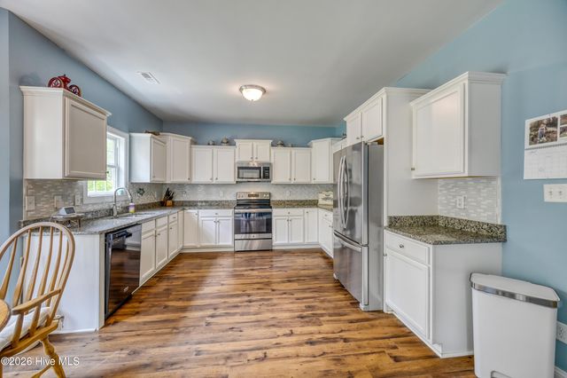 40 Thatcher Drive, Rocky Point, NC 28457