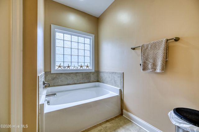 40 Thatcher Drive, Rocky Point, NC 28457