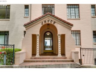 2336 Sw OSAGE St 606, Portland, OR 97205