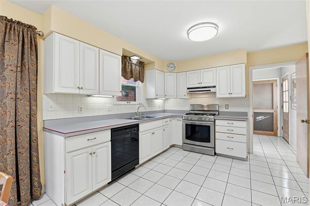 426 Darst Road, Ferguson, MO 63135