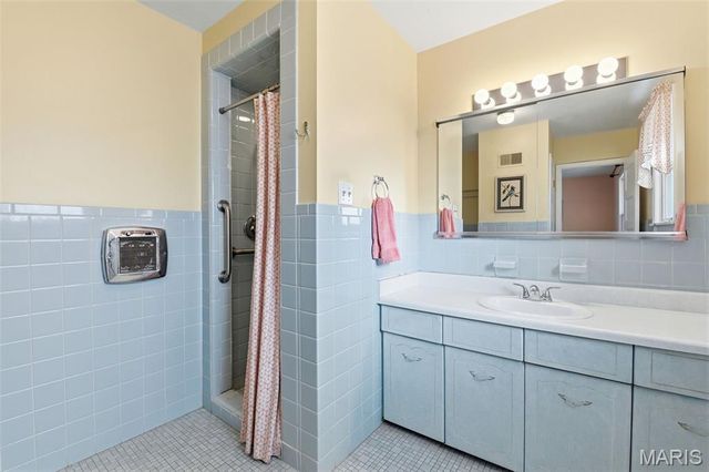 426 Darst Road, Ferguson, MO 63135