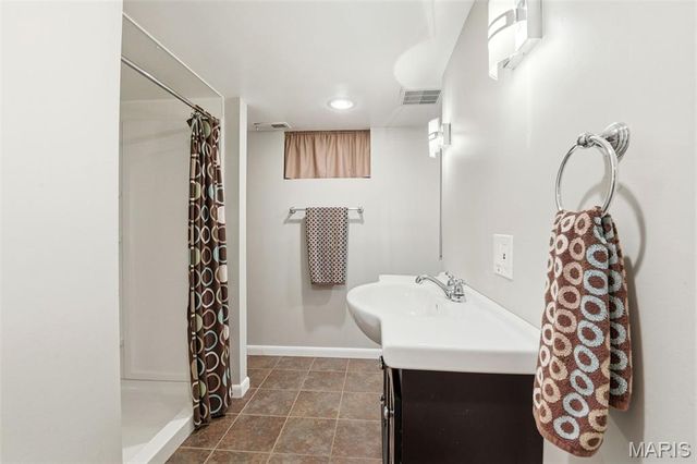 426 Darst Road, Ferguson, MO 63135