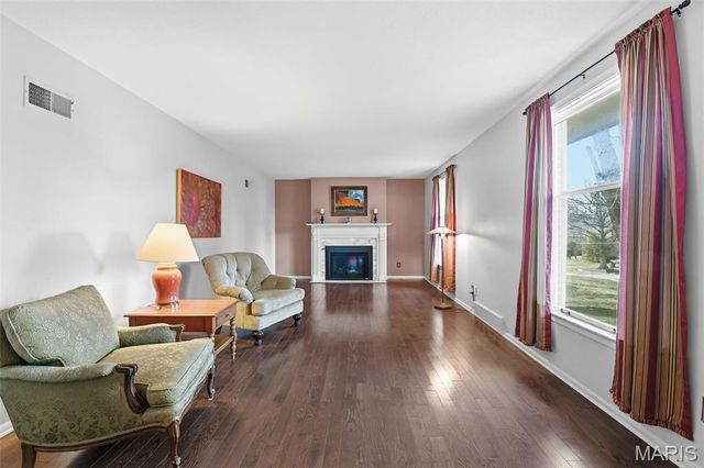 426 Darst Road, Ferguson, MO 63135