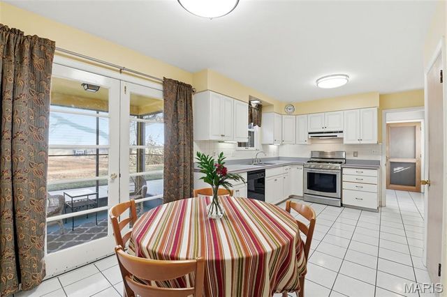 426 Darst Road, Ferguson, MO 63135