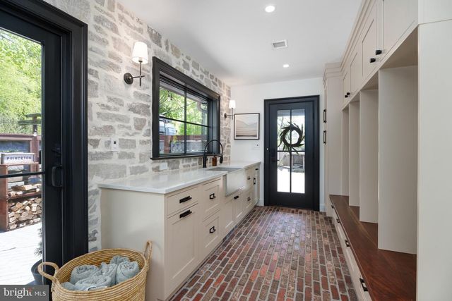 16 ALTA VISTA DR, Princeton, NJ 08540