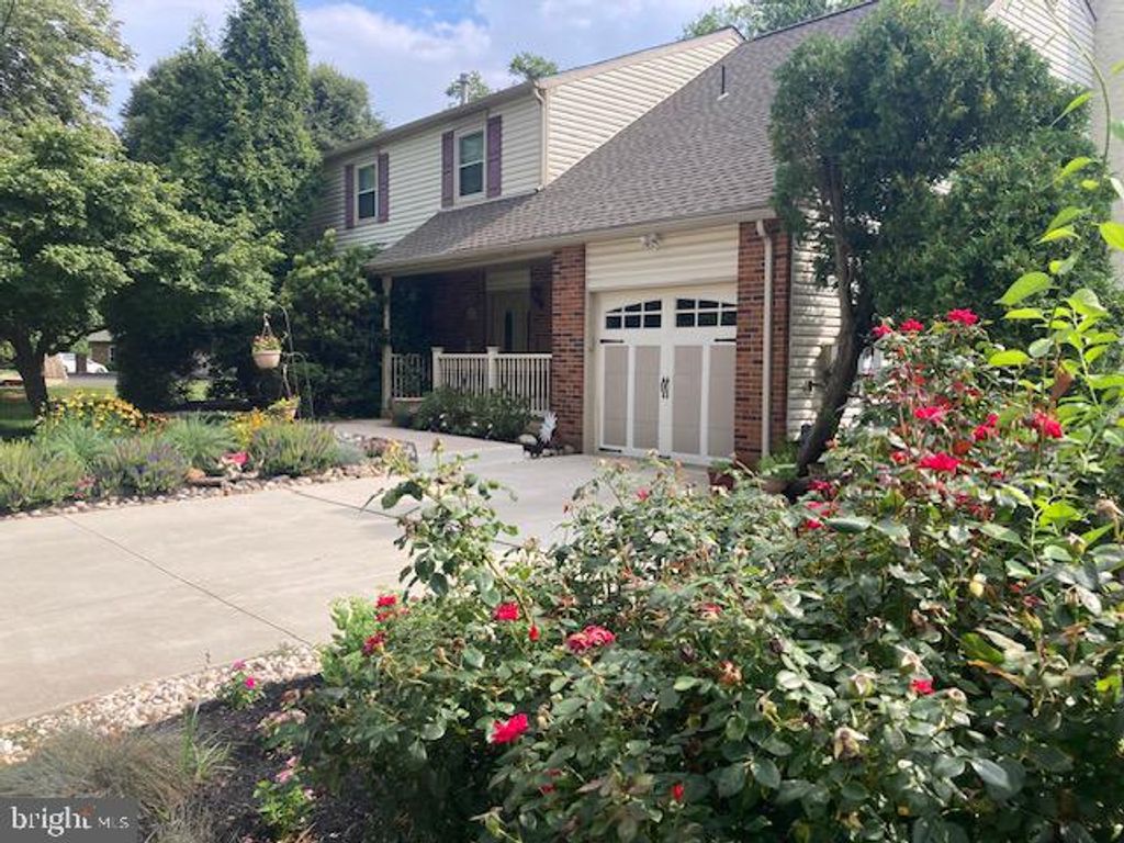 710 FOX CT, Langhorne, PA 19047
