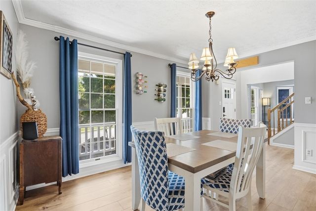 149 Stonewood Dr, Bethel Park, PA 15102