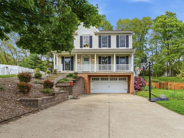 149 Stonewood Dr, Bethel Park, PA 15102