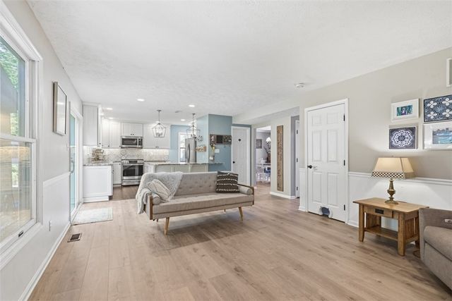 149 Stonewood Dr, Bethel Park, PA 15102