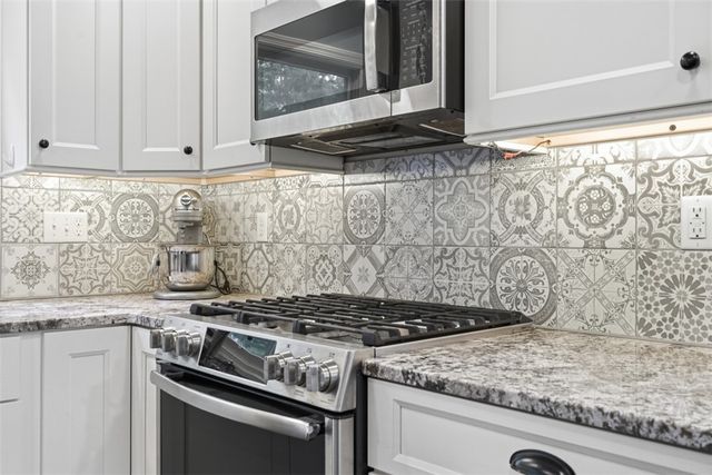 149 Stonewood Dr, Bethel Park, PA 15102