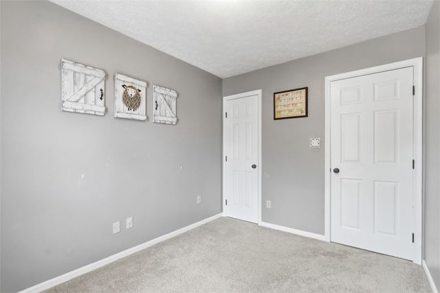 149 Stonewood Dr, Bethel Park, PA 15102