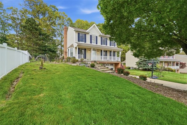 149 Stonewood Dr, Bethel Park, PA 15102