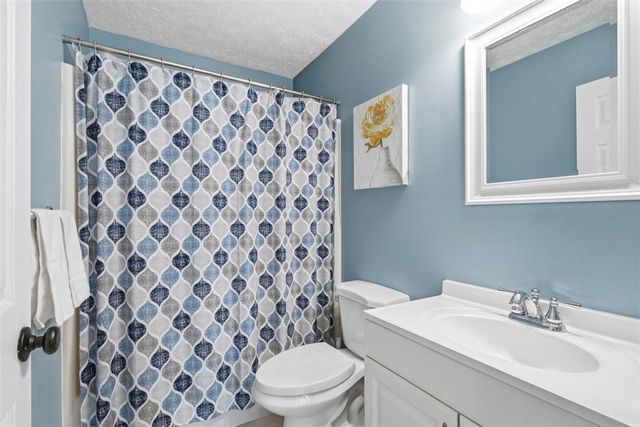 149 Stonewood Dr, Bethel Park, PA 15102