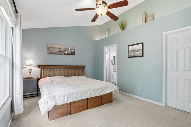 149 Stonewood Dr, Bethel Park, PA 15102