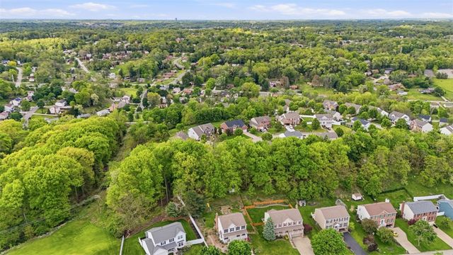 149 Stonewood Dr, Bethel Park, PA 15102