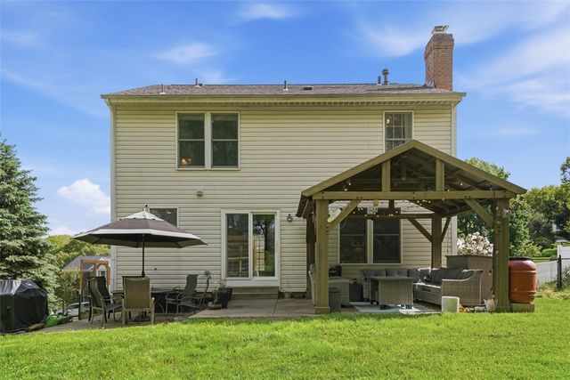 149 Stonewood Dr, Bethel Park, PA 15102