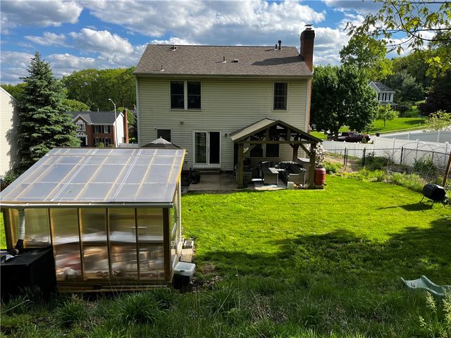 149 Stonewood Dr, Bethel Park, PA 15102