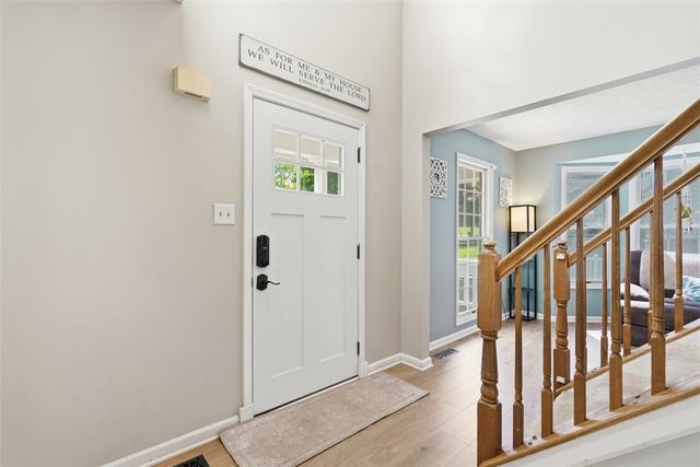 149 Stonewood Dr, Bethel Park, PA 15102