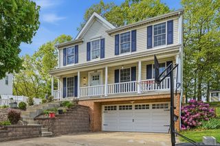 149 Stonewood Dr, Bethel Park, PA 15102