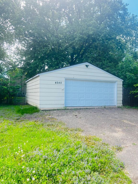 4245 Welcome Avenue N, Crystal, MN 55422 — photo 3