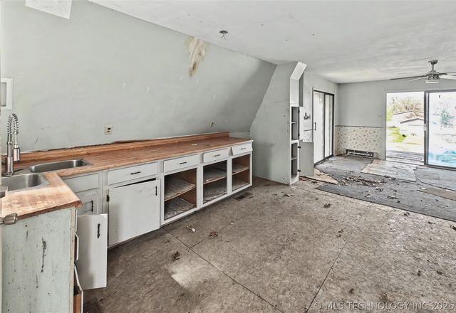 15841 W Flint Rock Road, Park Hill, OK 74451