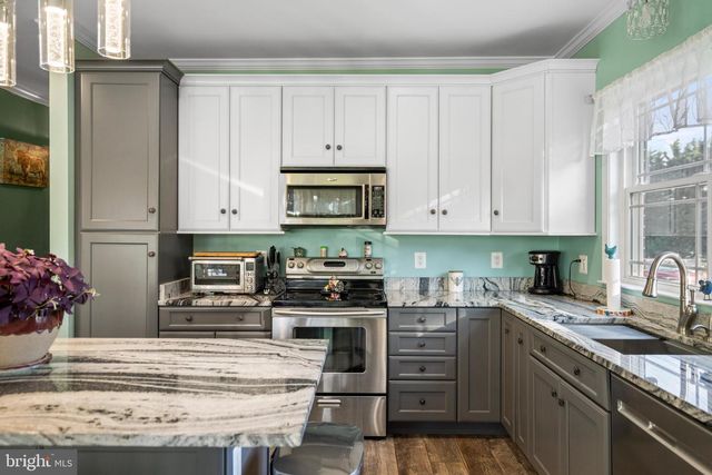 27472 STRAWBERRY HILL RD, Rhoadesville, VA 22542