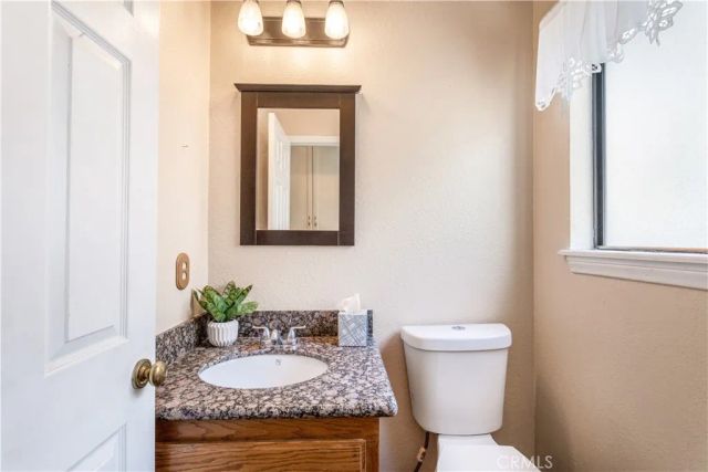 22741 Cascade, Canyon Lake, CA 92587