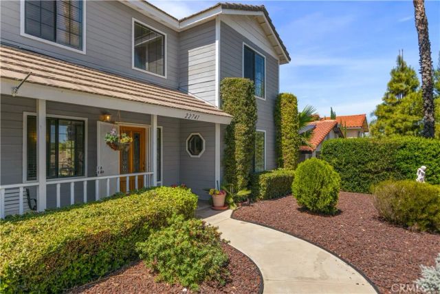 22741 Cascade, Canyon Lake, CA 92587