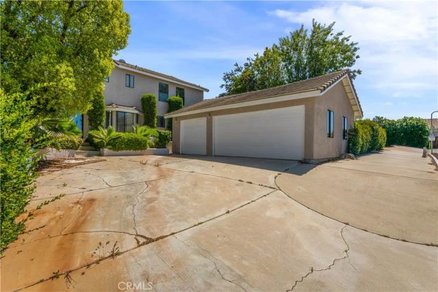 22741 Cascade, Canyon Lake, CA 92587