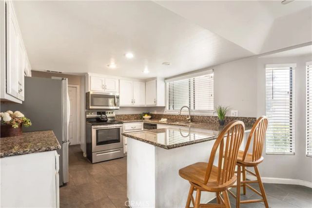 22741 Cascade, Canyon Lake, CA 92587