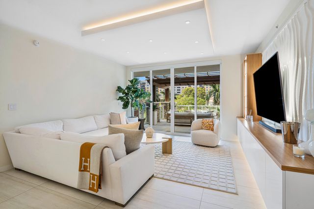 200 SE Mizner Boulevard 308, Boca Raton, FL 33432