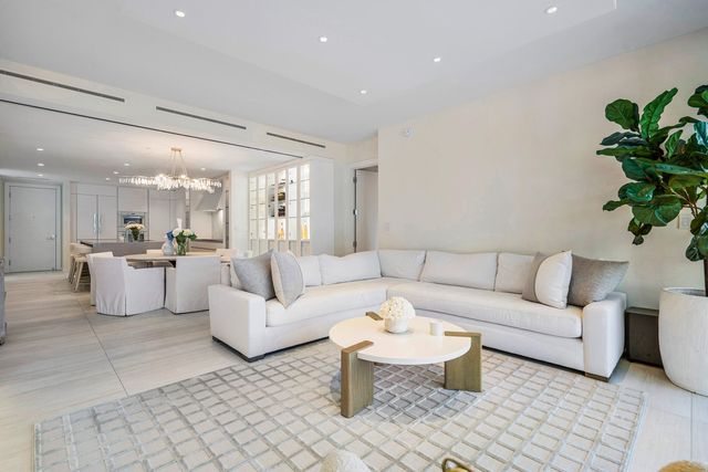 200 SE Mizner Boulevard 308, Boca Raton, FL 33432