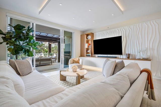 200 SE Mizner Boulevard 308, Boca Raton, FL 33432