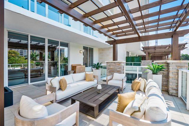 200 SE Mizner Boulevard 308, Boca Raton, FL 33432